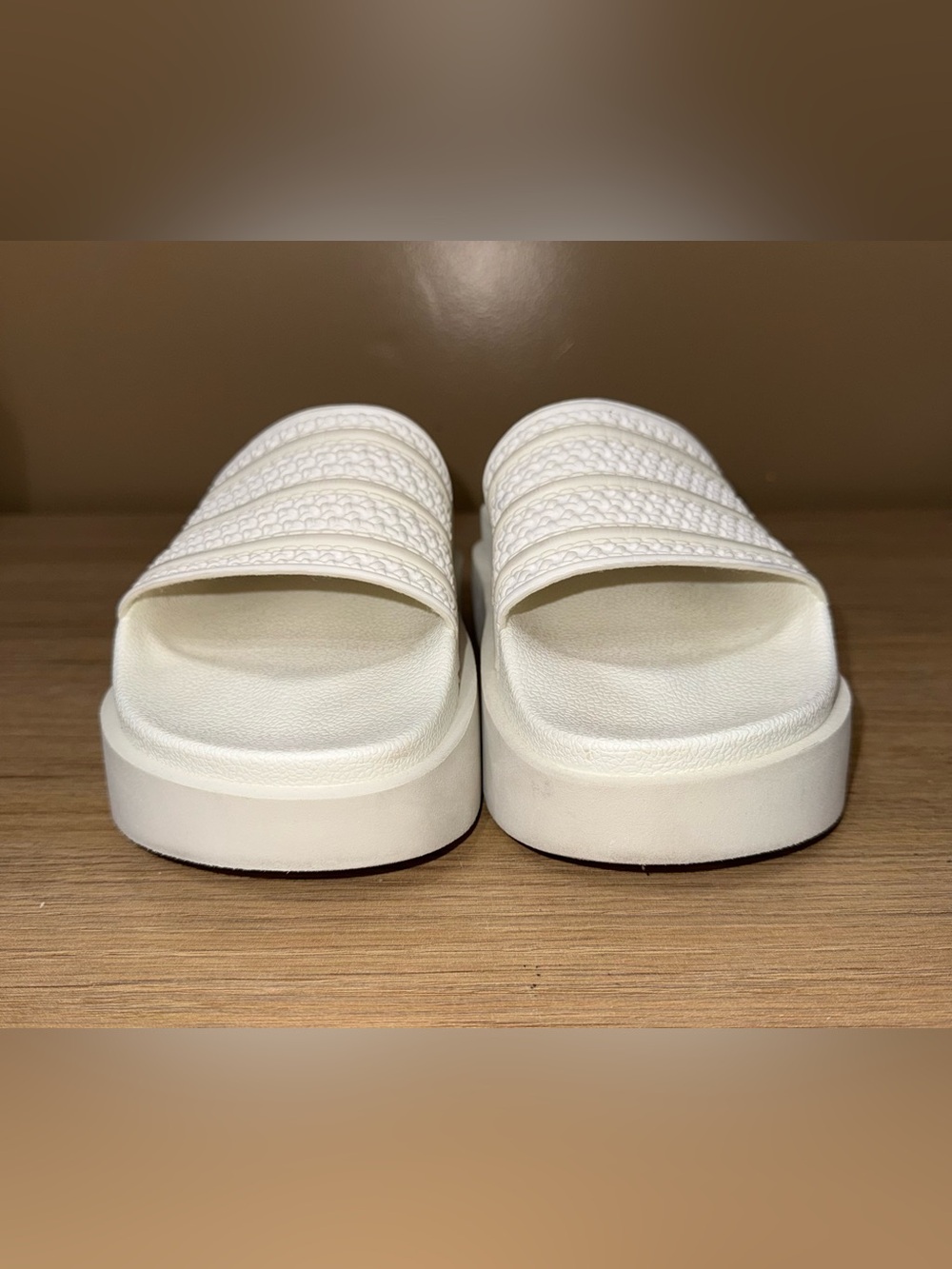 ADIDAS White Platform Slide Sandals with Textured Straps. Size 7. - Picture 3 of 8